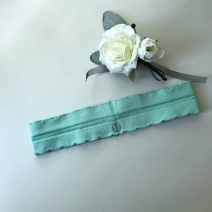 Rare Mint Lululemon Scalloped Swiftly Headband